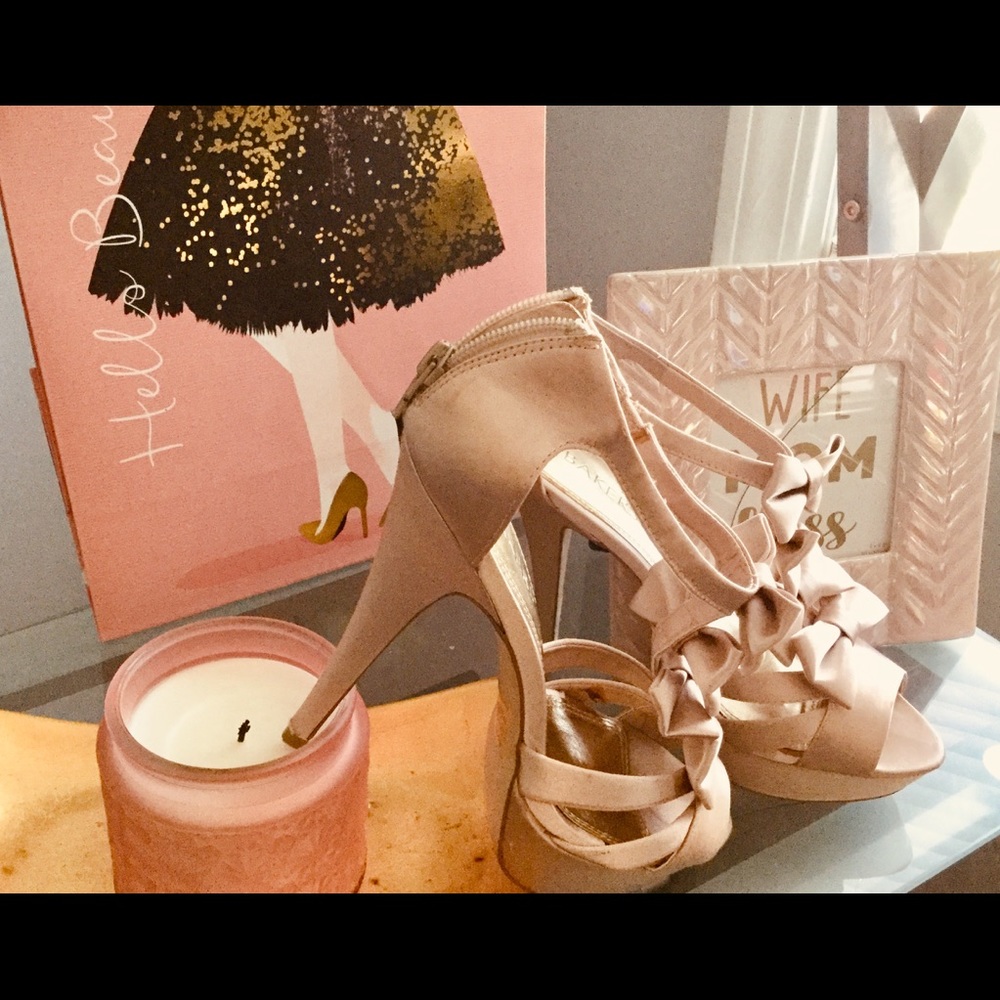 Bakers bow tie pink Heels